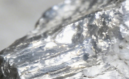 银矿物赋存状态与可浮性，直接决定浮选路线与回收效果，是工艺设计的核心依据。