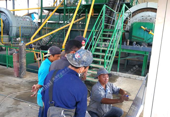 马来西亚炭浆选矿厂的安装调试现场