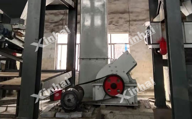 5tph炭渣冰晶石破碎现场